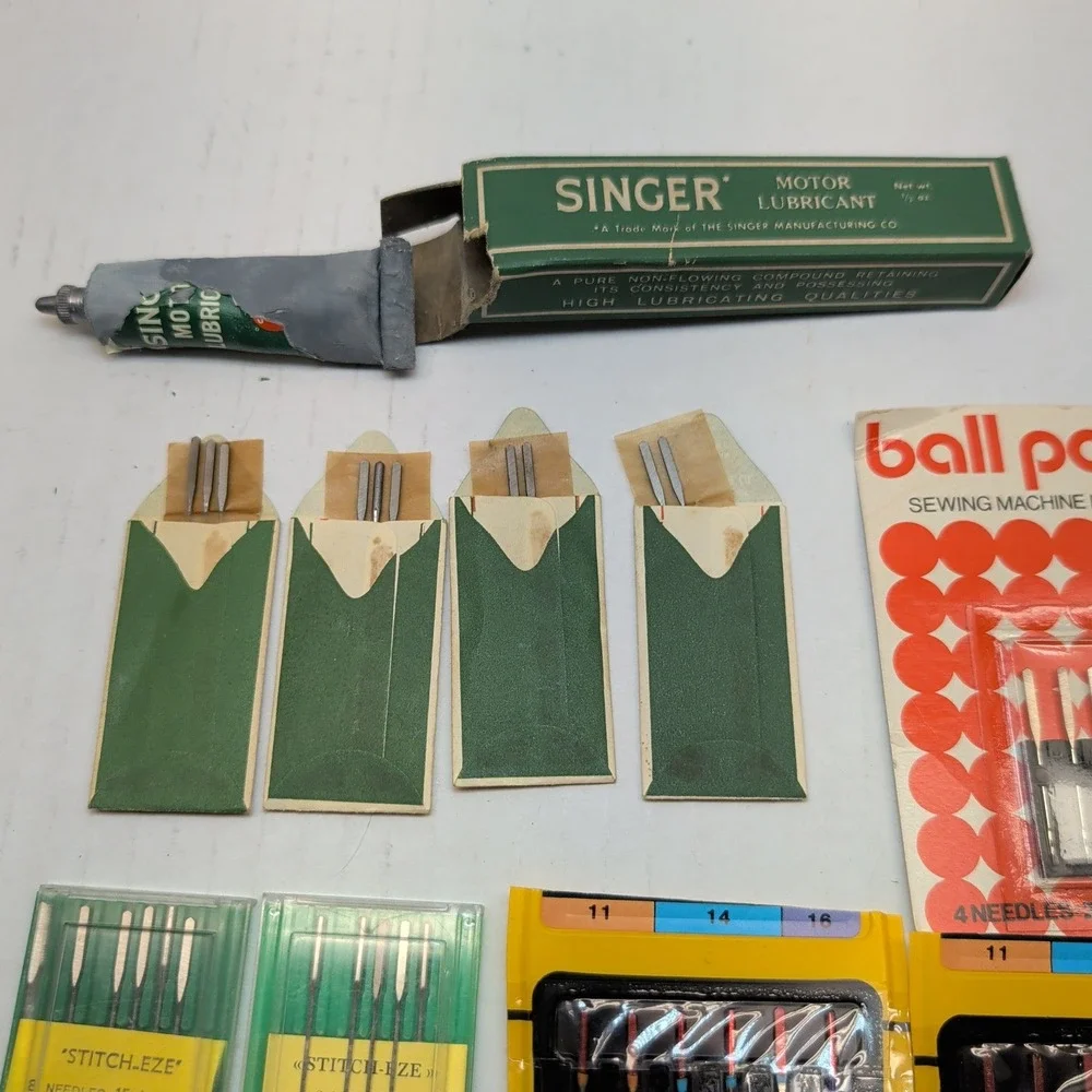 Vintage Singer Sewing Machine Needle Lot & Motor Lubricant 15x1 Ball Point